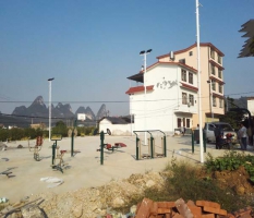 桂林市阳朔篮球场灯杆安装