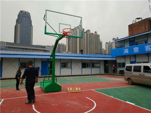篮球架厂家成冠体育